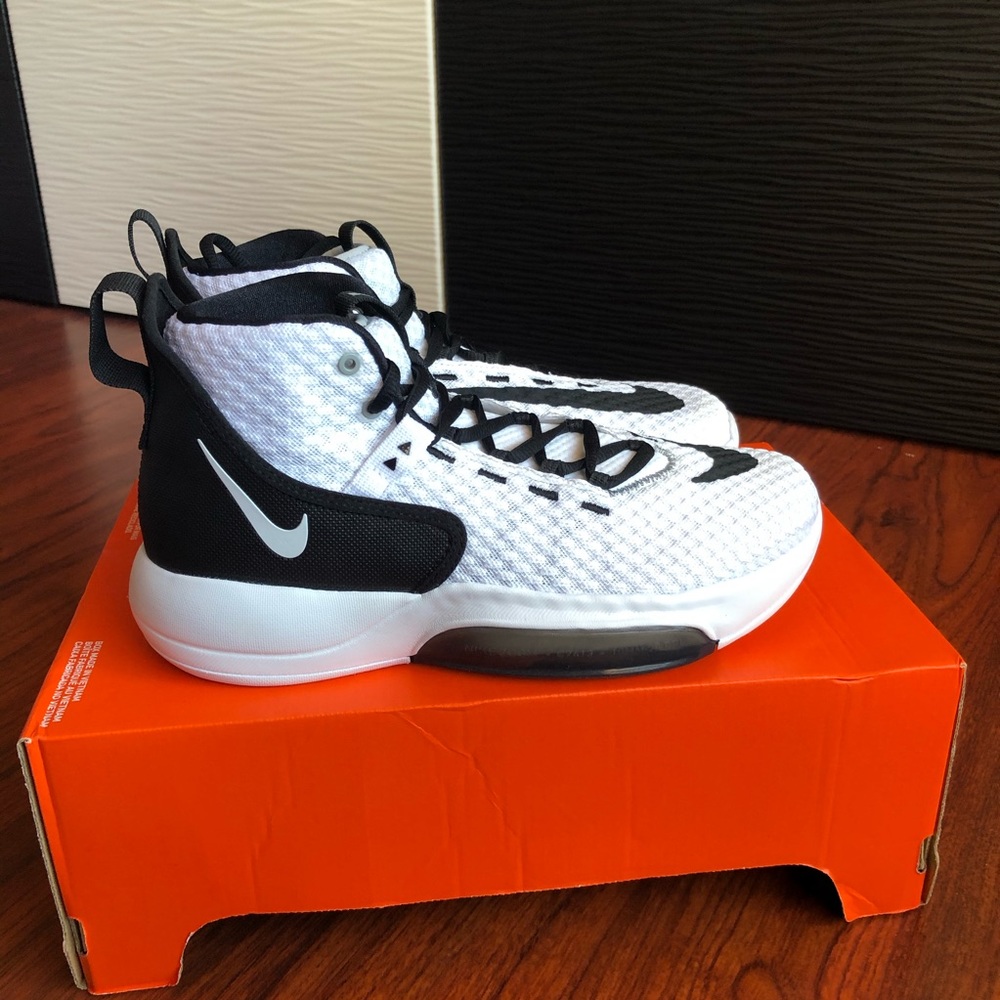 New NIKE Size 8 Zoom Rise Team Basketball Shoes